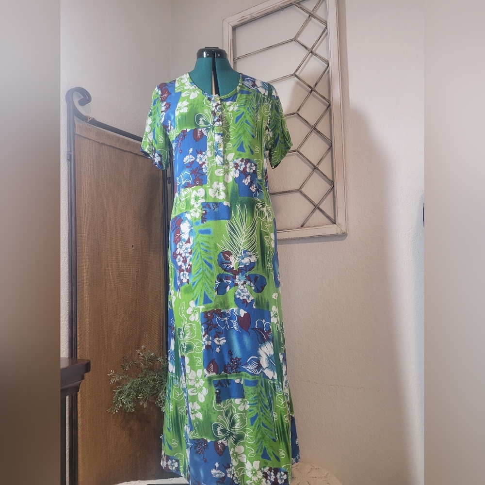 Desert Shores Multicolor Hawaiian Rayon Maxi Short Sleeves Dress Button Down Md